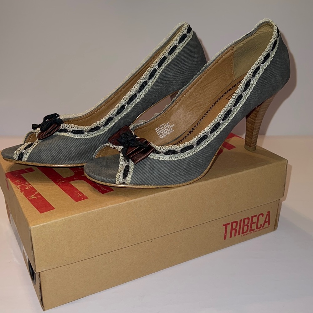 Tribeca womens size 10 heel.